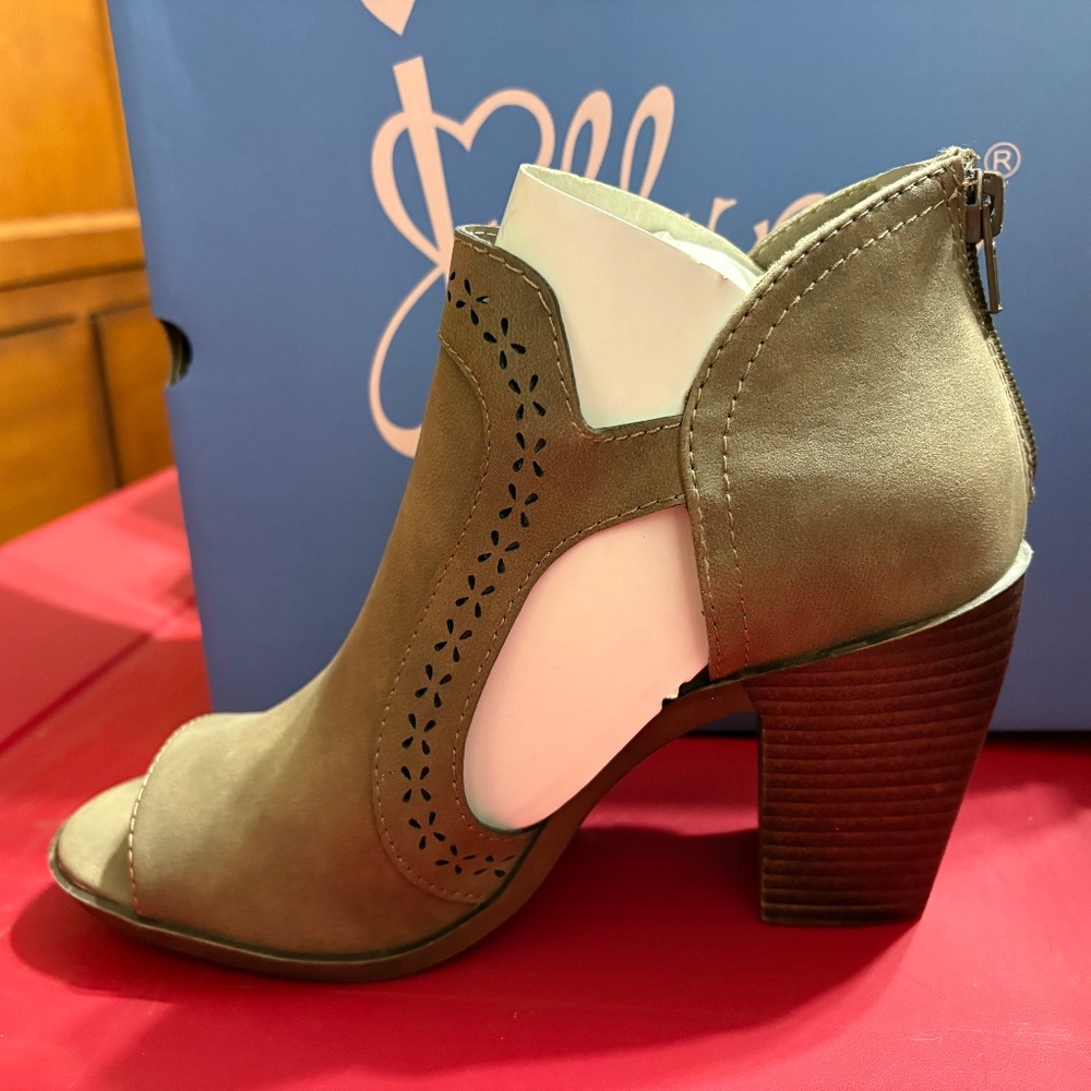 Jelly pop ankle boots